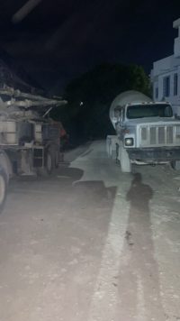 Residentes de Verón en zozobra por camioneros que bloquean las entradas de sus casas